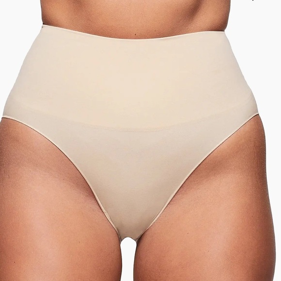 SKIMS Core Control High-Rise Shapewear color: sand - Picture 3 of 7